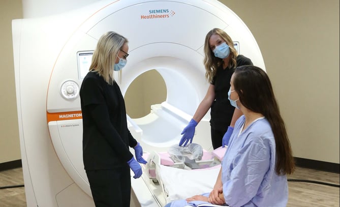 Iowa-Radiology-doctors-helping-patient-with-Wide-Bore-MRI