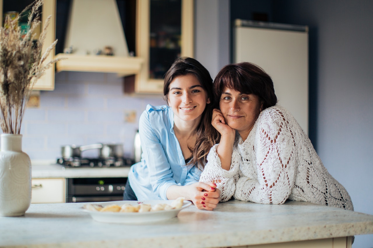 mother-daughter-hereditary