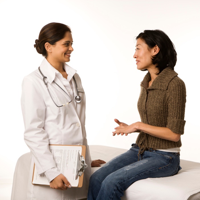 patient-talking-to-doctor